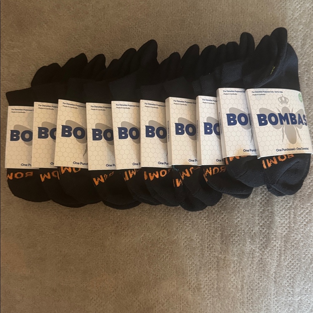 Bombas Classic Black Crew Socks